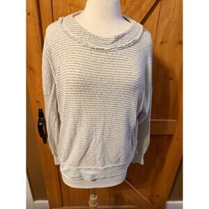BKE Women's Pullover Top Casual EUC White Blue